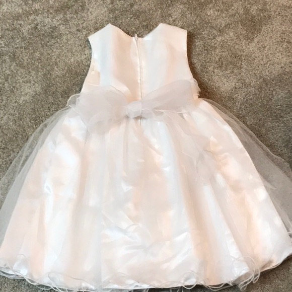Preowned Girls First Holy Communion or Flower Girl Dress - 6-6X - Picture 7 of 10